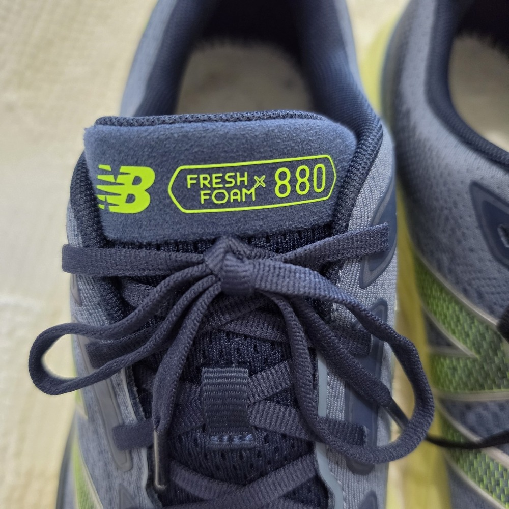 New Balance Fresh Foam X 880 V14 Extra Wide Mens Running Shoes Blue/Volt 4E